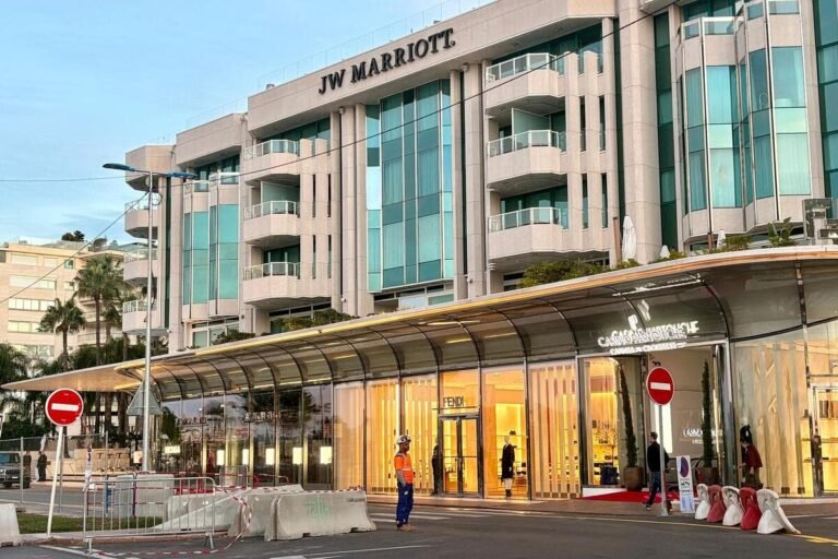 Circulation à sens unique, chaussées fermées et déviations : tout ce qu’il faut savoir pour circuler sur la Croisette à Cannes durant le vaste chantier qui vient de démarrer