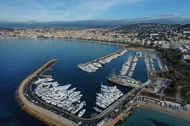 Covid et chômage partiel : le tribunal administratif donne finalement raison à la Ville de Cannes dans son litige contre l’État