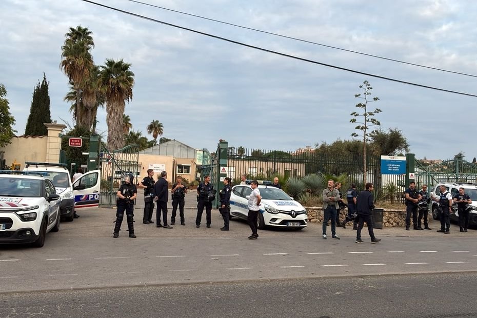 De nombreux lycées fermés, quelques départs de feu : une cinquième journée de blocus relativement calme dans l