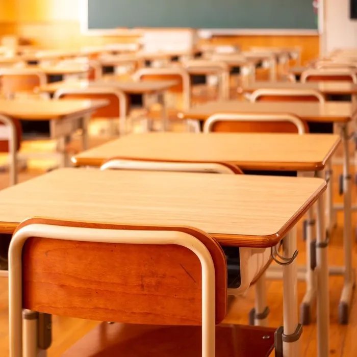 Des actes « lâches et odieux » : une école fraîchement rénovée victime de dégradations dans les Bouches-du-Rhône  (Ouest-France)