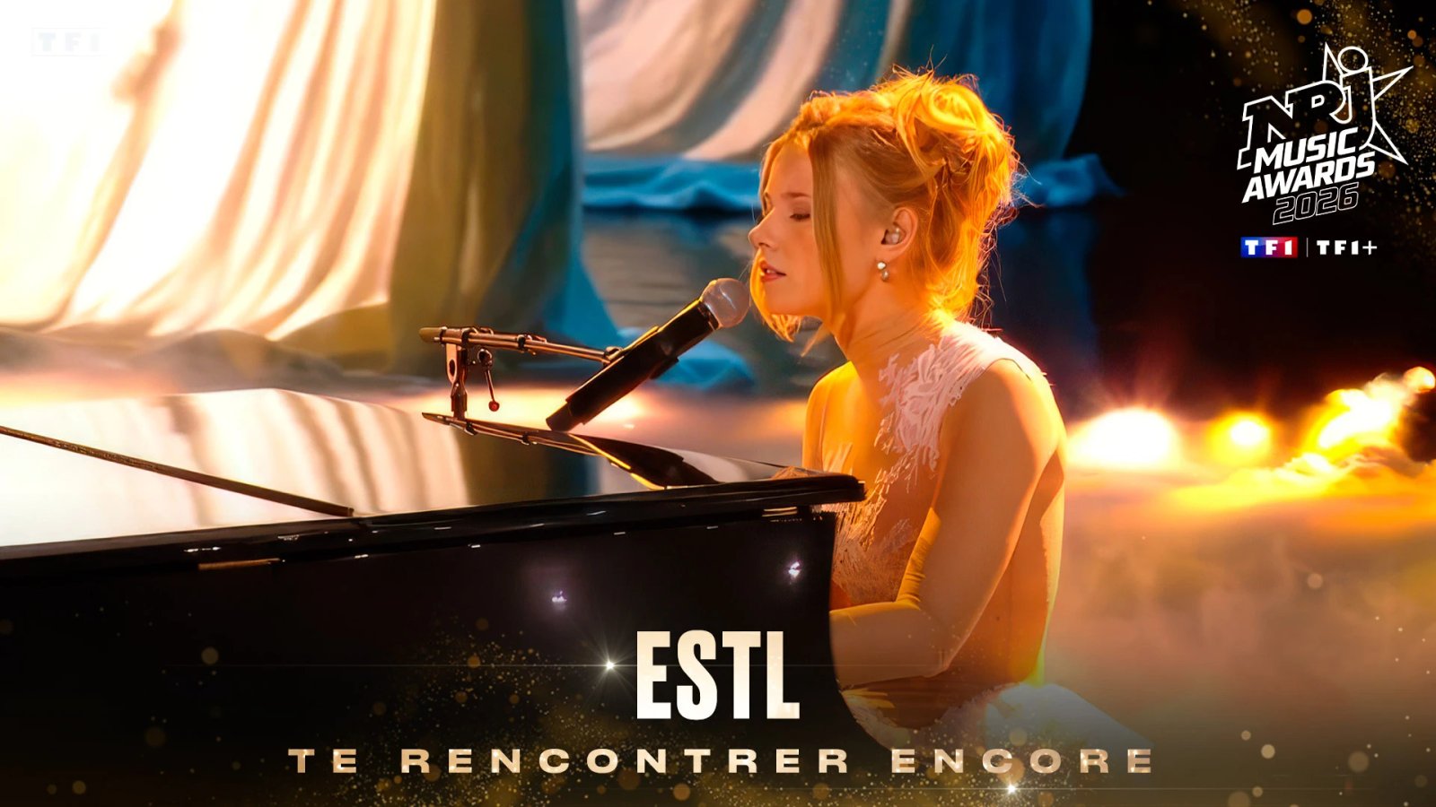 ESTL chante en live “Te rencontrer encore” à Cannes