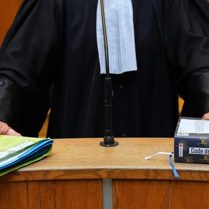 Il avait poignardé sa mère, qui voulait quitter leur logement : 20 ans de réclusion criminelle, dans les Alpes-Maritimes