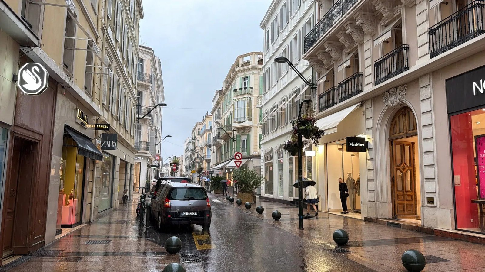 Intempéries à Cannes : des rues fermées à la circulation, le trafic ferroviaire interrompu ce mardi en raison de pluies intenses