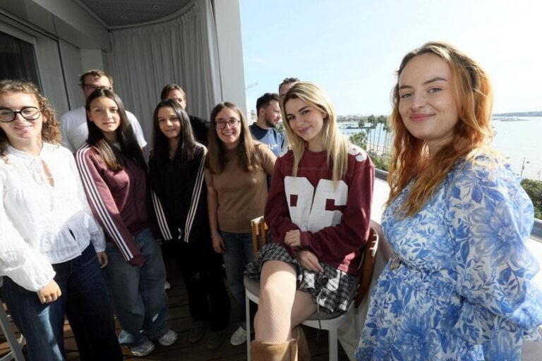 « Je reviens ici en étant une Adèle plus évoluée, assurée. Pour moi, c’est vraiment une revanche personnelle » : avant les NRJ Music Awards à Cannes, la chanteuse Adèle Castillon a rencontré les lecteurs de Nice-Matin