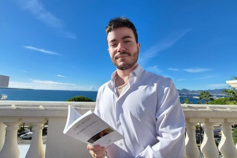 « La poésie est encore bien vivante aujourd’hui » : à Cannes, un jeune passionné lance un prix international pour la faire revivre et le succès est déjà au rendez-vous