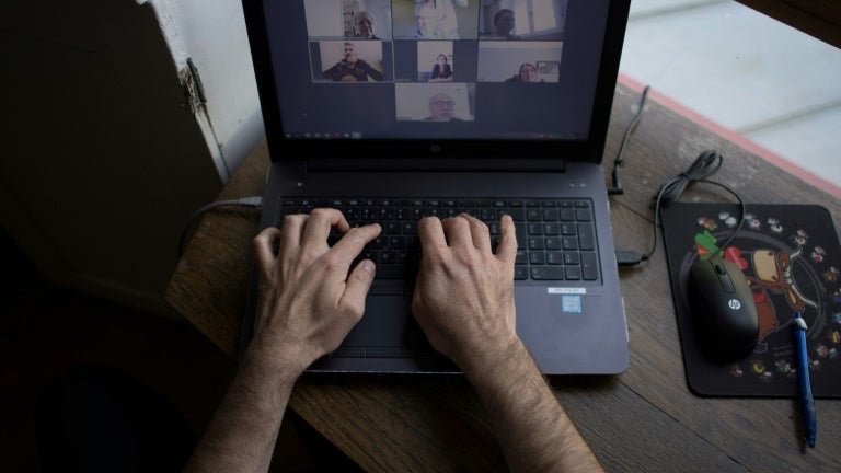 Le préfet des Alpes-Maritimes et Éric Ciotti dénoncent l&rsquo;utilisation de pseudonymes faisant référence au terrorisme lors des cours en visio à Nice