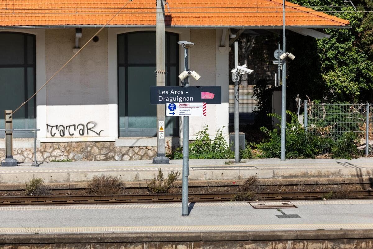 Le trafic ferroviaire entre Les Arcs-Draguignan et Cannes reste perturbé avec une circulation sur une voie : le retour à la normale prévu samedi matin