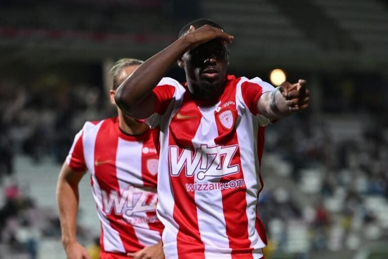 «  Mes deux buts, c’est surtout de l’instinct » : grâce à un doublé de Sidibé, l’AS Cannes s’offre Quevilly (3-1) et remonte au classement de la Ligue 3
