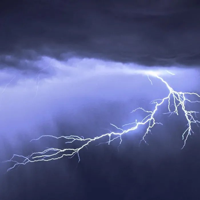 Orages, pluies, inondations et crue : 7 départements toujours en vigilance orange  (Ouest-France)
