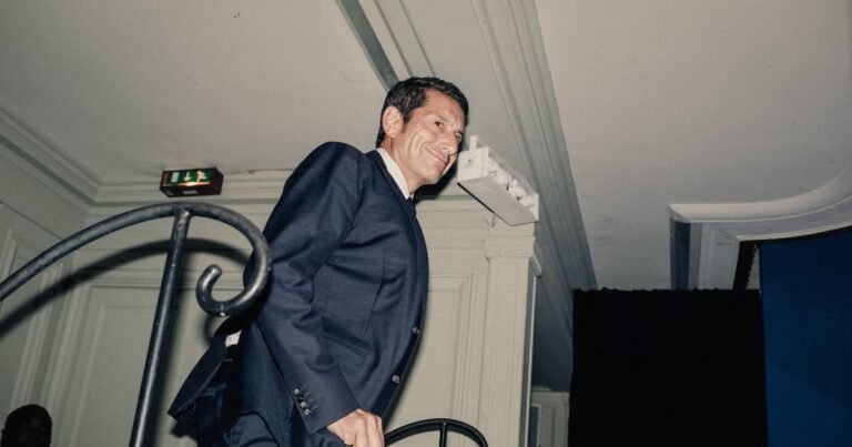 Présidentielle : à quoi joue David Lisnard, le candidat fan de Milei qui veut forcer la porte de la campagne ?