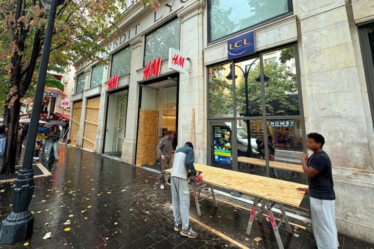 Rassemblements interdits à Nice : la gauche dénonce un « déni de démocratie », des groupes appellent à résister et à manifester quand même ce samedi 24 octobre