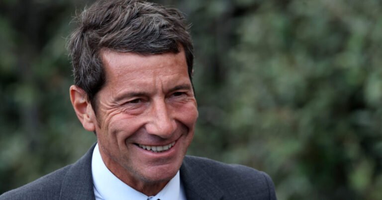 Sondage : Raphaël Glucksmann et David Lisnard voient leur popularité progresser