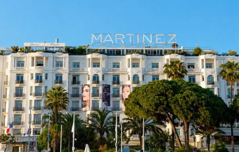 « The White Lotus » : L’hôtel Martinez de Cannes a été transformé pour accueillir le tournage de la saison 4