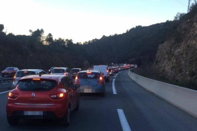 Trafic routier dans les Alpes-Maritimes : on vous explique pourquoi le nombre de voitures a bondi sur la pénétrante Cannes-Grasse
